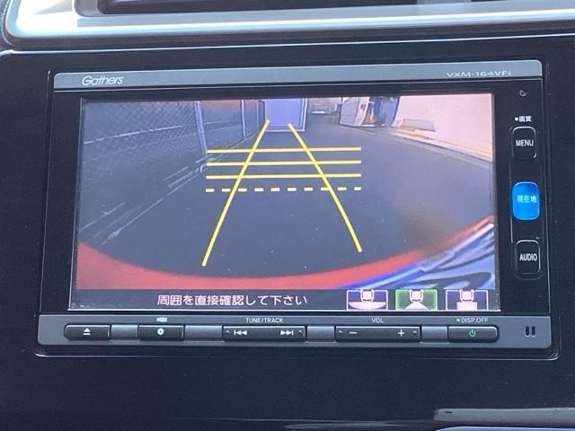 フィットハイブリッド Ｆパッケージ　純正メモリーナビリヤカメラ　スマ－トキ－　Ｒカメラ　ＷＳＲＳ　盗難防止　ＤＶＤ視聴　フルオートエアコン　キーレス　運転席エアバック　ＥＳＣ　ナビ＆ＴＶ　ＡＢＳ付　パワーウィンドウ　パワーステアリング（12枚目）