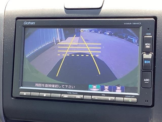 フリード＋ Ｇ　車いす仕様車アルミスロープ　リヤカメラ　横滑り防止システム　ＬＥＤヘッドランプ　セキュリティーアラーム　スマートキー　ＥＴＣ車載器　アイストップ　オートエアコン　パワーウインドウ　Ｗエアバッグ　ＡＢＳ（12枚目）