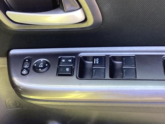フリード＋ Ｇ　車いす仕様車アルミスロープ　リヤカメラ　横滑り防止システム　ＬＥＤヘッドランプ　セキュリティーアラーム　スマートキー　ＥＴＣ車載器　アイストップ　オートエアコン　パワーウインドウ　Ｗエアバッグ　ＡＢＳ（29枚目）