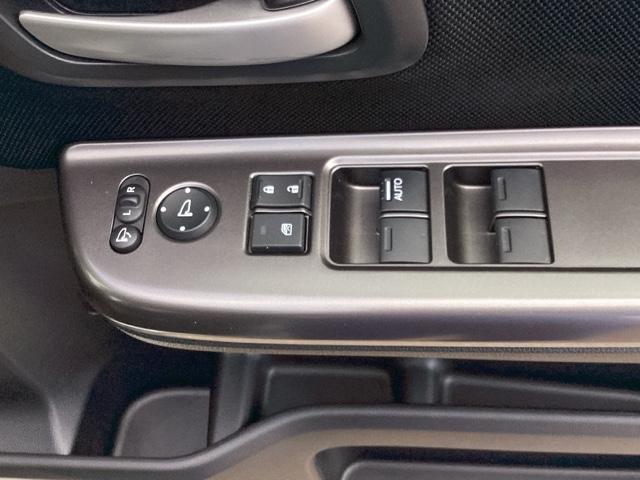 フリード＋ハイブリッド ハイブリッドＧブラックスタイル　純正メモリーナビＬＥＤライト　ＬＥＤヘッドランプ　盗難防止システム　コーナーセンサー　ドライブレコーダ　アイドリングストップ　衝突被害軽減システム　フルオートエアコン　Ｒカメラ　ＶＳＡ　シ－トヒ－タ－（29枚目）