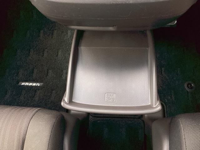 フリード Ｇ・ホンダセンシング　ＥＴＣ／純正ナビ／バックモニター　Ｆセグ　ｉストップ　Ｗエアバッグ　パワーウィンドウ　アクティブクルーズコントロール　スマートキ　カラーバックモニター　整備点検記録簿　ＶＳＡ　エアコン　キーレス（28枚目）
