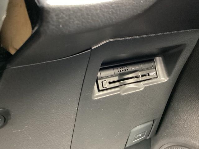ヴィッツ Ｆ　ＥＴＣ／バックモニター／メモリーナビ　アイドルストップ　フルセグＴＶ　ＥＴＣ車載器　ＬＥＤヘッドライト　キーフリーシステム　エアコン　横滑り防止　イモビライザー　ドライブレコーダー　ＡＢＳ　ナビＴＶ（41枚目）