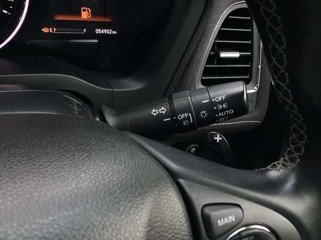 ヴェゼル ＲＳ・ホンダセンシング　ナビ装着用スペシャルパッケージ＋ＥＴＣ車載器　盗難防止　バックモニター　サイドエアバック　スマ－トキ－　シートヒータ　ＬＥＤライト　地デジＴＶ　ドライブレコーダー装着車　フルオートエアコン　整備記録簿（33枚目）