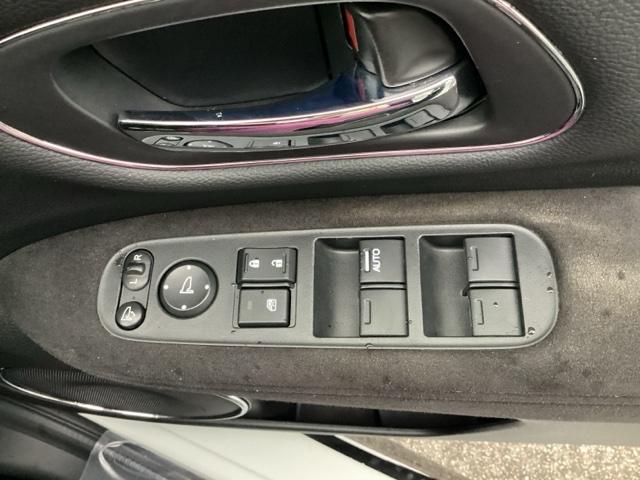 ヴェゼル ＲＳ・ホンダセンシング　ナビ装着用スペシャルパッケージ＋ＥＴＣ車載器　盗難防止　バックモニター　サイドエアバック　スマ－トキ－　シートヒータ　ＬＥＤライト　地デジＴＶ　ドライブレコーダー装着車　フルオートエアコン　整備記録簿（37枚目）
