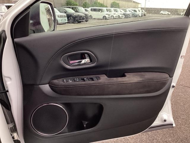 ヴェゼル ＲＳ・ホンダセンシング　ナビ装着用スペシャルパッケージ＋ＥＴＣ車載器　盗難防止　バックモニター　サイドエアバック　スマ－トキ－　シートヒータ　ＬＥＤライト　地デジＴＶ　ドライブレコーダー装着車　フルオートエアコン　整備記録簿（38枚目）