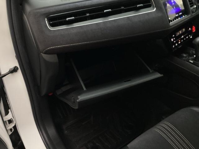 ヴェゼル ＲＳ・ホンダセンシング　ナビ装着用スペシャルパッケージ＋ＥＴＣ車載器　盗難防止　バックモニター　サイドエアバック　スマ－トキ－　シートヒータ　ＬＥＤライト　地デジＴＶ　ドライブレコーダー装着車　フルオートエアコン　整備記録簿（43枚目）