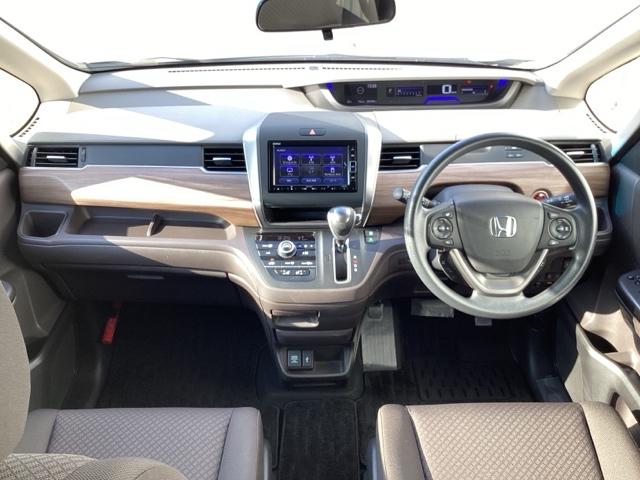 フリード Ｇ・ホンダセンシング　ＥＴＣ／純正ナビ／バックモニター／ホンダセンシング　Ｆセグ　追突被害軽減ブレーキ　ｉストップ　Ｗエアバッグ　パワーウィンドウ　アクティブクルーズコントロール　スマートキ　カラーバックモニター　ＶＳＡ（2枚目）