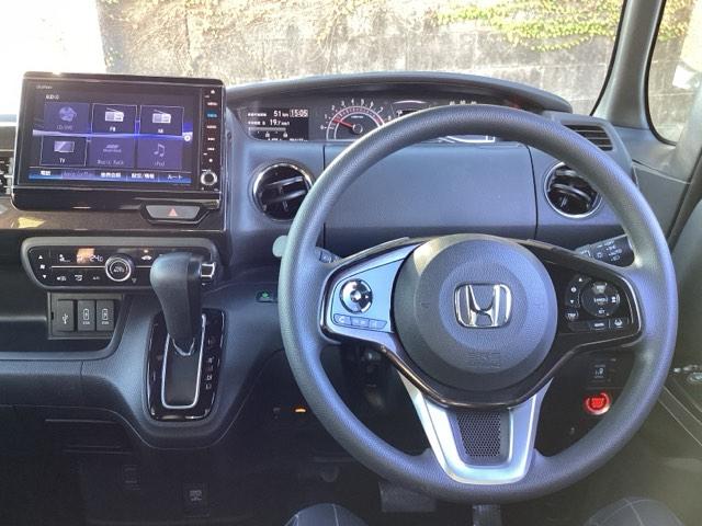 Ｎ－ＢＯＸカスタム Ｇ・Ｌホンダセンシング　プラズマクラスター技術搭載フルオート・エアコンディショナー　地デジＴＶ　整備記録簿　助手席エアバッグ　キーレス　アイドリングＳＴ　セキュリティーアラーム　スマ－トキ－　リアカメラ　ナビＴＶ　ＥＴＣ（3枚目）