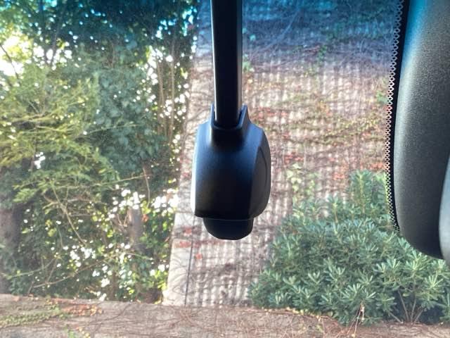 まさか！の時のためにドライブレコーダー装着しています。衝突を感知すると一定時間画像を自動保存できるので安心です。