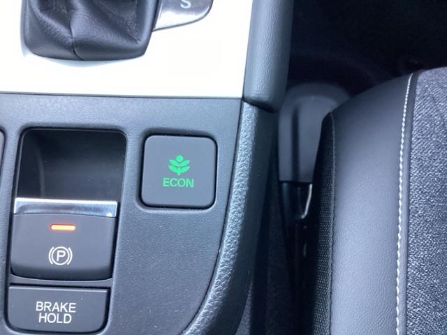 燃費を良くするＥＣＯＮスイッチです。