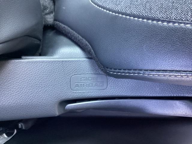 【サイドエアバック】側面からの衝突にも備えるエアバッグを装備。安心感が高まります。