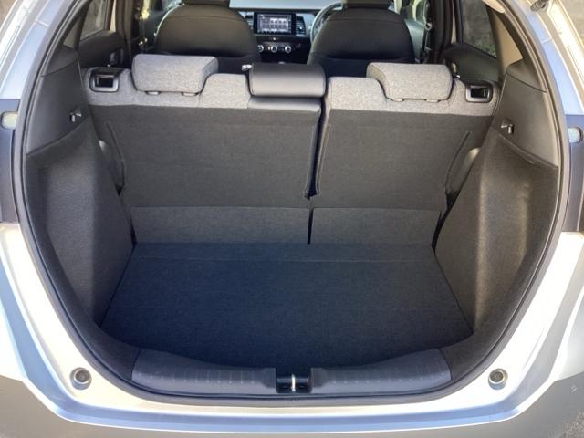 トランクルームが、広々としているので荷物がたくさん収納できます。