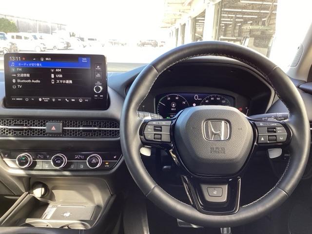 ＺＲ－Ｖ ｅ：ＨＥＶＸ　ブラインドスポットインフォメーション　後退出庫サポート　アダプティブドライビングビーム　マルチビューカメラシステム　バックモニター　クルーズコントロール　前後センサー　フルオートエアコン　ＥＴＣ車載器（3枚目）