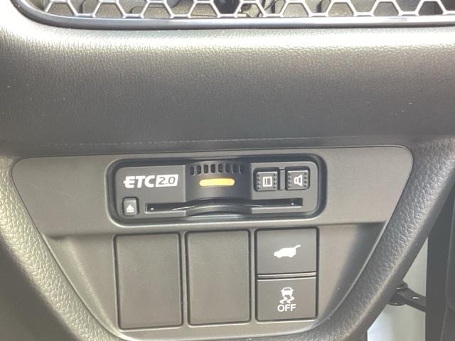 ＺＲ－Ｖ ｅ：ＨＥＶＸ　ブラインドスポットインフォメーション　後退出庫サポート　アダプティブドライビングビーム　マルチビューカメラシステム　バックモニター　クルーズコントロール　前後センサー　フルオートエアコン　ＥＴＣ車載器（13枚目）