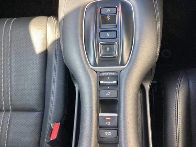 ＺＲ－Ｖ ｅ：ＨＥＶＸ　ブラインドスポットインフォメーション　後退出庫サポート　アダプティブドライビングビーム　マルチビューカメラシステム　バックモニター　クルーズコントロール　前後センサー　フルオートエアコン　ＥＴＣ車載器（16枚目）