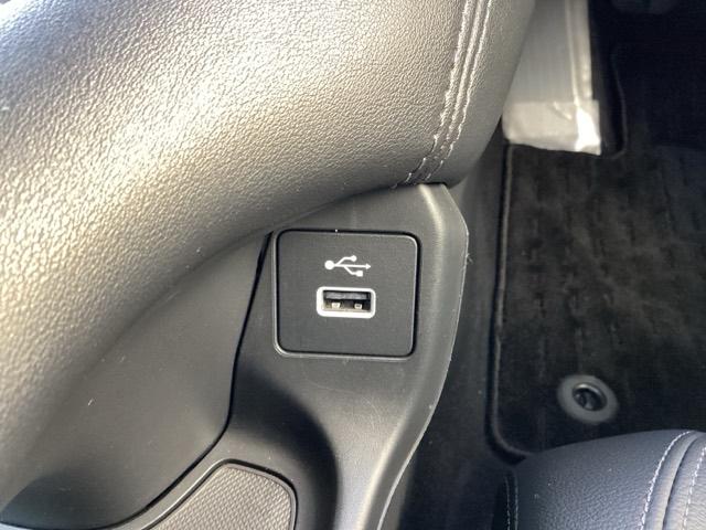 ＺＲ－Ｖ ｅ：ＨＥＶＸ　ブラインドスポットインフォメーション　後退出庫サポート　アダプティブドライビングビーム　マルチビューカメラシステム　バックモニター　クルーズコントロール　前後センサー　フルオートエアコン　ＥＴＣ車載器（24枚目）