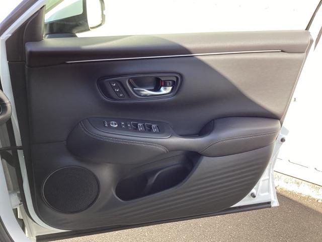 ＺＲ－Ｖ ｅ：ＨＥＶＸ　ブラインドスポットインフォメーション　後退出庫サポート　アダプティブドライビングビーム　マルチビューカメラシステム　バックモニター　クルーズコントロール　前後センサー　フルオートエアコン　ＥＴＣ車載器（34枚目）