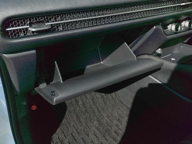 ＺＲ－Ｖ ｅ：ＨＥＶＸ　ブラインドスポットインフォメーション　後退出庫サポート　アダプティブドライビングビーム　マルチビューカメラシステム　バックモニター　クルーズコントロール　前後センサー　フルオートエアコン　ＥＴＣ車載器（40枚目）