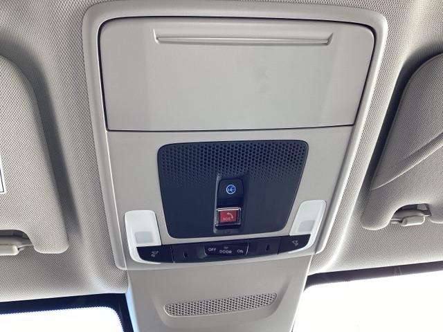 ＺＲ－Ｖ ｅ：ＨＥＶＸ　ブラインドスポットインフォメーション　後退出庫サポート　アダプティブドライビングビーム　マルチビューカメラシステム　バックモニター　クルーズコントロール　前後センサー　フルオートエアコン　ＥＴＣ車載器（42枚目）