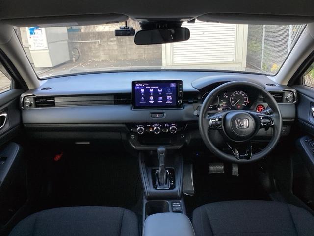 ヴェゼル ｅ：ＨＥＶＸ　ＥＴＣ／純正ナビ／バックモニター／ホンダセンシング　前後障害物センサー　ＡＡＣ　イモビライザー　スマ－トキ－　ＰＷ　リアカメラ　クルコン　ＥＳＣ　ＥＴＣ装備　キーフリー　ＬＥＤヘッドランプ　ナビＴＶ（2枚目）