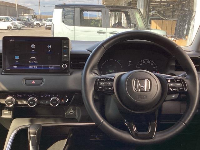 ヴェゼル ｅ：ＨＥＶＺ　ＥＴＣ／純正ナビ／バックモニター／ホンダセンシング　スマキ　Ｐトランク　フルオートエアコン　エアバッグ　両席エアバック　Ｒカメ　記録簿付　パワーウィンドウ　ＬＥＤランプ　ソナー　クルーズＣ　ナビ＆ＴＶ（3枚目）