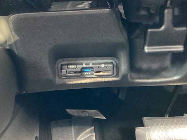 ヴェゼル ｅ：ＨＥＶＺ　ＥＴＣ／純正ナビ／バックモニター／ホンダセンシング　スマキ　Ｐトランク　フルオートエアコン　エアバッグ　両席エアバック　Ｒカメ　記録簿付　パワーウィンドウ　ＬＥＤランプ　ソナー　クルーズＣ　ナビ＆ＴＶ（13枚目）