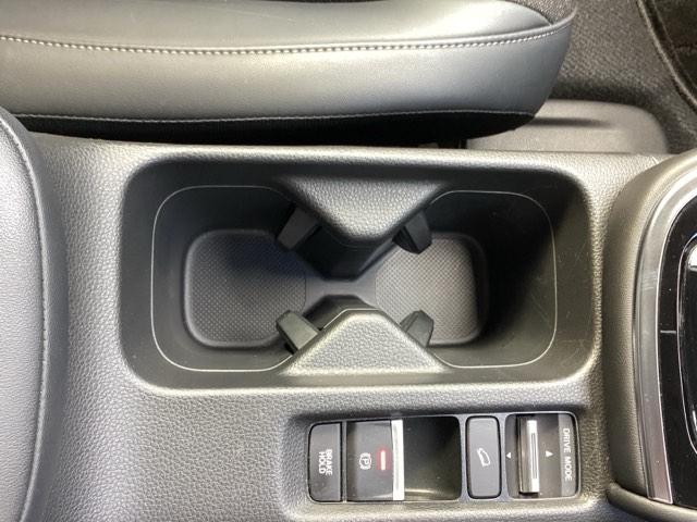 ヴェゼル ｅ：ＨＥＶＺ　ＥＴＣ／純正ナビ／バックモニター／ホンダセンシング　スマキ　Ｐトランク　フルオートエアコン　エアバッグ　両席エアバック　Ｒカメ　記録簿付　パワーウィンドウ　ＬＥＤランプ　ソナー　クルーズＣ　ナビ＆ＴＶ（25枚目）