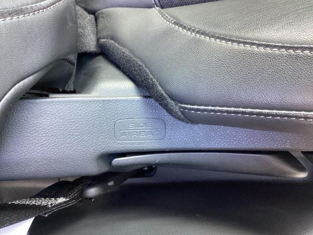 ヴェゼル ｅ：ＨＥＶＺ　ＥＴＣ／純正ナビ／バックモニター／ホンダセンシング　スマキ　Ｐトランク　フルオートエアコン　エアバッグ　両席エアバック　Ｒカメ　記録簿付　パワーウィンドウ　ＬＥＤランプ　ソナー　クルーズＣ　ナビ＆ＴＶ（32枚目）