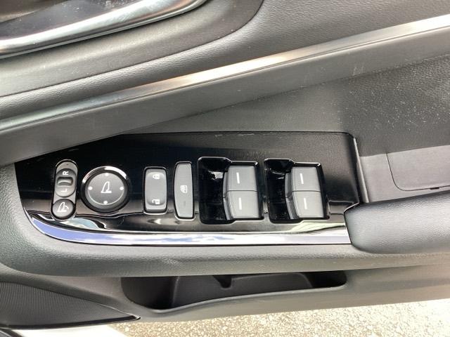 ヴェゼル ｅ：ＨＥＶＺ　ＥＴＣ／純正ナビ／バックモニター／ホンダセンシング　スマキ　Ｐトランク　フルオートエアコン　エアバッグ　両席エアバック　Ｒカメ　記録簿付　パワーウィンドウ　ＬＥＤランプ　ソナー　クルーズＣ　ナビ＆ＴＶ（33枚目）