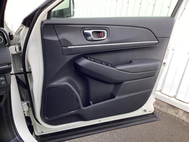 ヴェゼル ｅ：ＨＥＶＺ　ＥＴＣ／純正ナビ／バックモニター／ホンダセンシング　スマキ　Ｐトランク　フルオートエアコン　エアバッグ　両席エアバック　Ｒカメ　記録簿付　パワーウィンドウ　ＬＥＤランプ　ソナー　クルーズＣ　ナビ＆ＴＶ（34枚目）