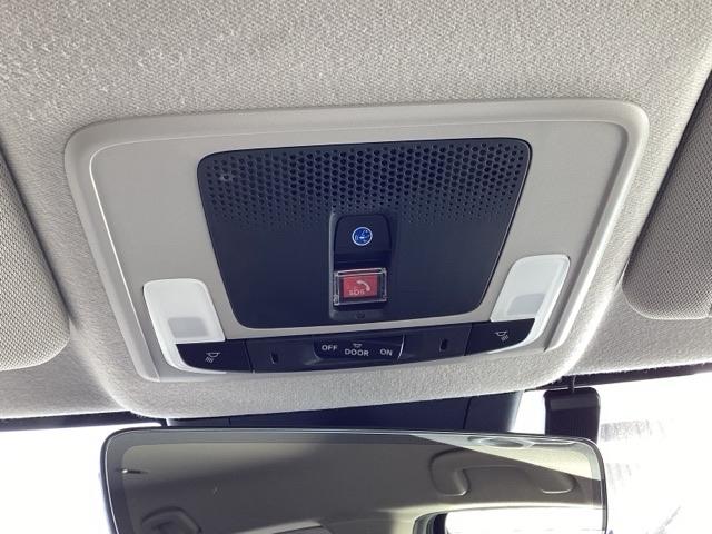 ヴェゼル ｅ：ＨＥＶＺ　ＥＴＣ／純正ナビ／バックモニター／ホンダセンシング　スマキ　Ｐトランク　フルオートエアコン　エアバッグ　両席エアバック　Ｒカメ　記録簿付　パワーウィンドウ　ＬＥＤランプ　ソナー　クルーズＣ　ナビ＆ＴＶ（41枚目）