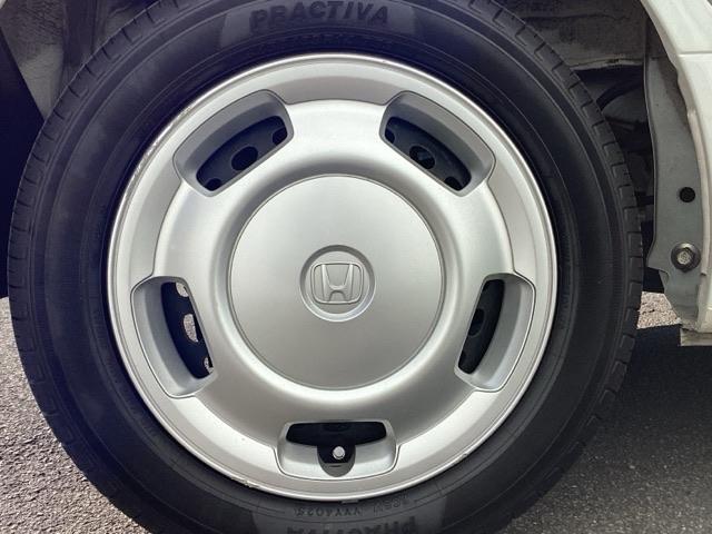 �X�`�[���z�C�[���ɂ́A�z�C�[���g�����i�z�C�[���J�o�[�j���t���Ă��܂��B