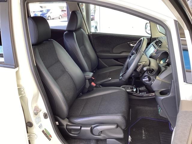 �t�����g�L�X�A�Z�p���[�g�V�[�g�̉^�]�Ȃ́A�n�C�g�A�W���X�^�[���t���Ă���̂ŁA���K�Ƀh���C�u���ł��܂��B�n���h���̓e���X�R�s�b�N�@�\�ŁA�n���h���ʒu����E���E��O�E���ɒ��߂ł��܂��B