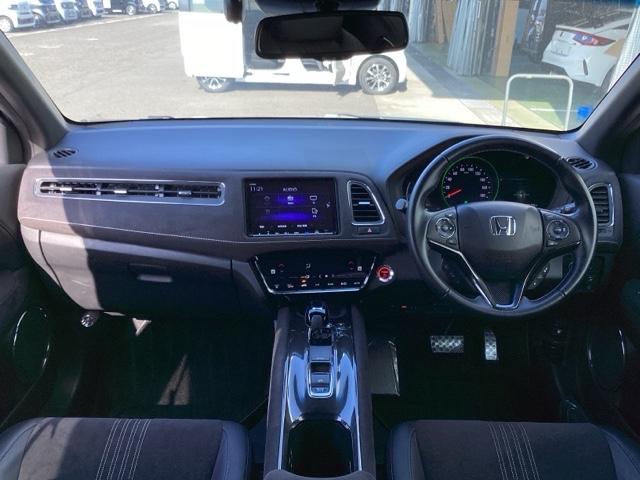 ヴェゼル ハイブリッドＲＳ・ホンダセンシング　ＥＴＣ／純正ナビ／バックモニター／ホンダセンシング　ＥＴＣ付　定期点検記録簿　サイドＳＲＳ　Ｒカメ　フルオートエアコン　ＵＳＢ接続　両席エアバック　スマキー　オートクルーズコントロール　ＴＶナビ（2枚目）