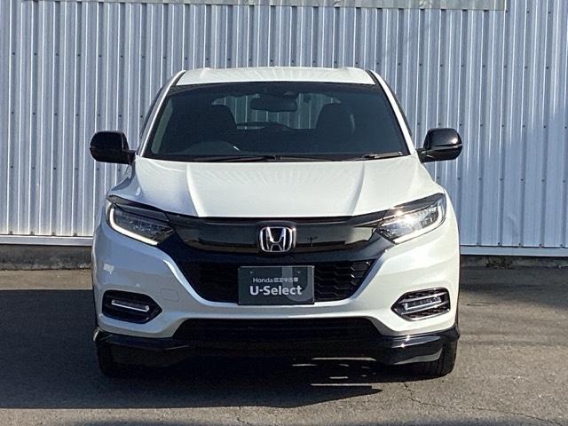 ヴェゼル ハイブリッドＲＳ・ホンダセンシング　ＥＴＣ／純正ナビ／バックモニター／ホンダセンシング　ＥＴＣ付　定期点検記録簿　サイドＳＲＳ　Ｒカメ　フルオートエアコン　ＵＳＢ接続　両席エアバック　スマキー　オートクルーズコントロール　ＴＶナビ（6枚目）