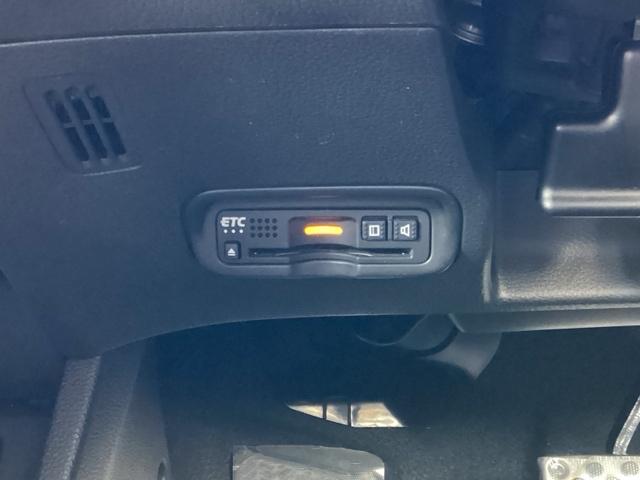 ヴェゼル ハイブリッドＲＳ・ホンダセンシング　ＥＴＣ／純正ナビ／バックモニター／ホンダセンシング　ＥＴＣ付　定期点検記録簿　サイドＳＲＳ　Ｒカメ　フルオートエアコン　ＵＳＢ接続　両席エアバック　スマキー　オートクルーズコントロール　ＴＶナビ（15枚目）