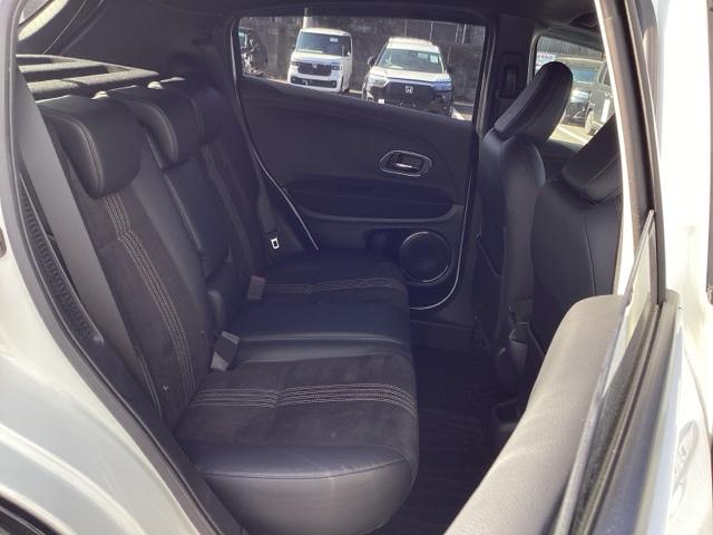 ヴェゼル ハイブリッドＲＳ・ホンダセンシング　ＥＴＣ／純正ナビ／バックモニター／ホンダセンシング　ＥＴＣ付　定期点検記録簿　サイドＳＲＳ　Ｒカメ　フルオートエアコン　ＵＳＢ接続　両席エアバック　スマキー　オートクルーズコントロール　ＴＶナビ（18枚目）