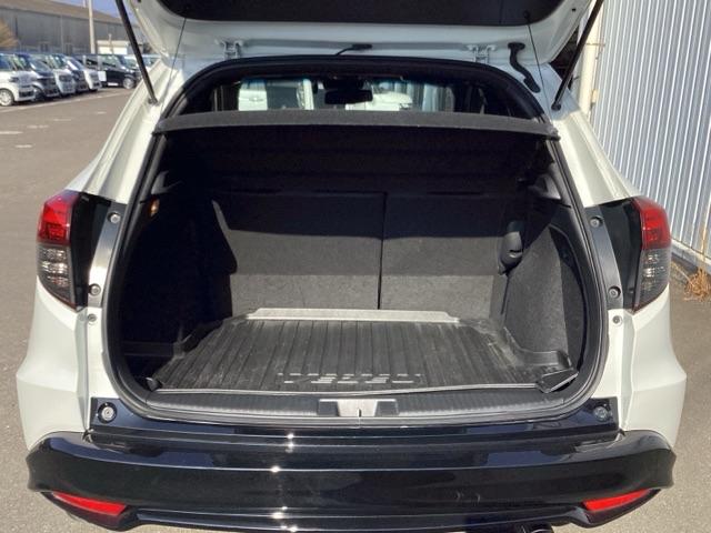 ヴェゼル ハイブリッドＲＳ・ホンダセンシング　ＥＴＣ／純正ナビ／バックモニター／ホンダセンシング　ＥＴＣ付　定期点検記録簿　サイドＳＲＳ　Ｒカメ　フルオートエアコン　ＵＳＢ接続　両席エアバック　スマキー　オートクルーズコントロール　ＴＶナビ（19枚目）