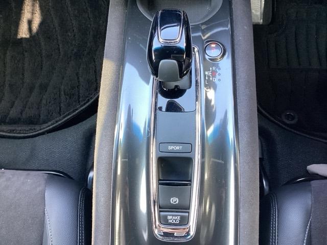 ヴェゼル ハイブリッドＲＳ・ホンダセンシング　ＥＴＣ／純正ナビ／バックモニター／ホンダセンシング　ＥＴＣ付　定期点検記録簿　サイドＳＲＳ　Ｒカメ　フルオートエアコン　ＵＳＢ接続　両席エアバック　スマキー　オートクルーズコントロール　ＴＶナビ（24枚目）