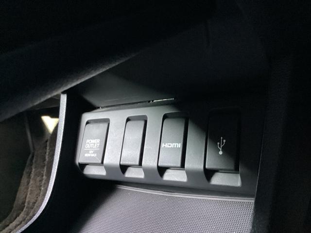 ヴェゼル ハイブリッドＲＳ・ホンダセンシング　ＥＴＣ／純正ナビ／バックモニター／ホンダセンシング　ＥＴＣ付　定期点検記録簿　サイドＳＲＳ　Ｒカメ　フルオートエアコン　ＵＳＢ接続　両席エアバック　スマキー　オートクルーズコントロール　ＴＶナビ（27枚目）