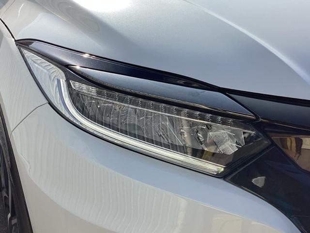 ヴェゼル ハイブリッドＲＳ・ホンダセンシング　ＥＴＣ／純正ナビ／バックモニター／ホンダセンシング　ＥＴＣ付　定期点検記録簿　サイドＳＲＳ　Ｒカメ　フルオートエアコン　ＵＳＢ接続　両席エアバック　スマキー　オートクルーズコントロール　ＴＶナビ（42枚目）