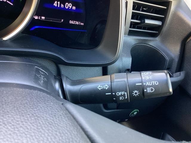 フィットハイブリッド Lパッケージ あんしんパッケージ/プライムスムースインテリア ドライブレコーダー付 横滑防止 カーテンエアバック DVD視聴 ECOモード ワンセグ 助手席エアバック クルーズコントロール エアコン エアバック(32枚目)