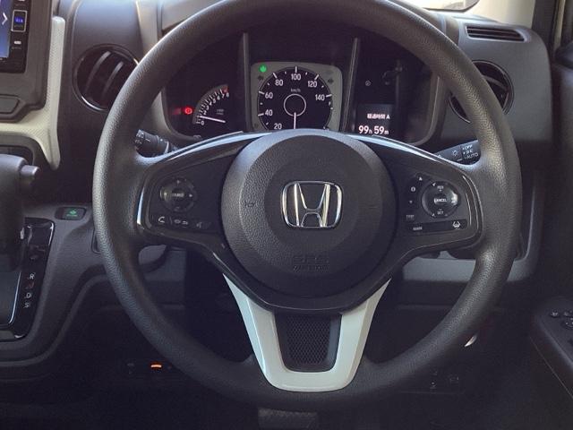 �g���������Z���V���O���ڃ~���g���[�_�[�ƒP��J�����ŁA�N���}�̑O���̏󋵂�F���B�u���[�L��X�e�A�����O�̐���Z�p�Ƌ������A���S�E���K�ȉ^�]�⎖�̉�����x�������̃V�X�e���ł�