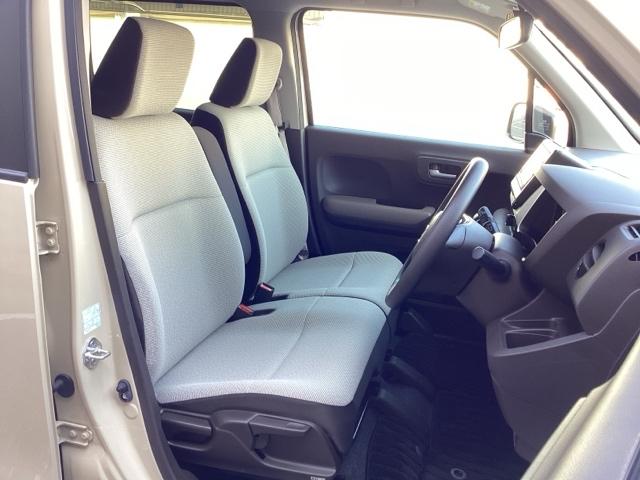 �t�����g�V�[�g�̓x���`�V�[�g�ł��B�x���`�V�\�g�͉^�]�ȂƏ���Ȃ̈ړ����X���[�Y�I�������ԏ�ł̏��~��ɕ֗��ł��B