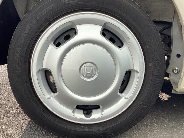 �X�`�[���z�C�[���ɂ́A�z�C�[���g�����i�z�C�[���J�o�[�j���t���Ă��܂��B