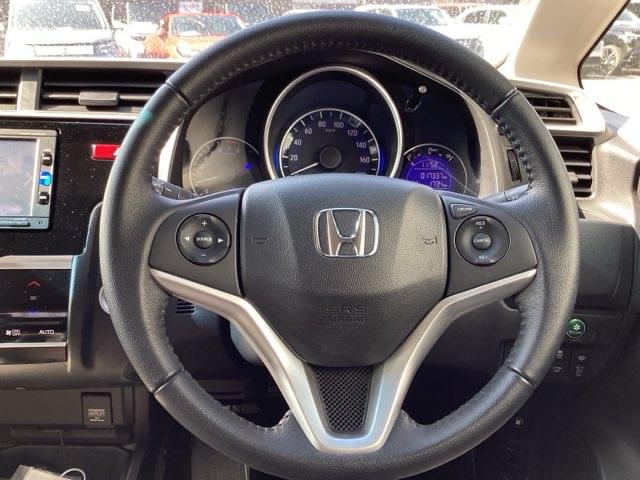 ��ɂȂ��ފ��o�̃X�e�A�����O�ł��B�����S�n�A�f�U�C�����A���쐫�ɂ���������A�C�e���ł��B