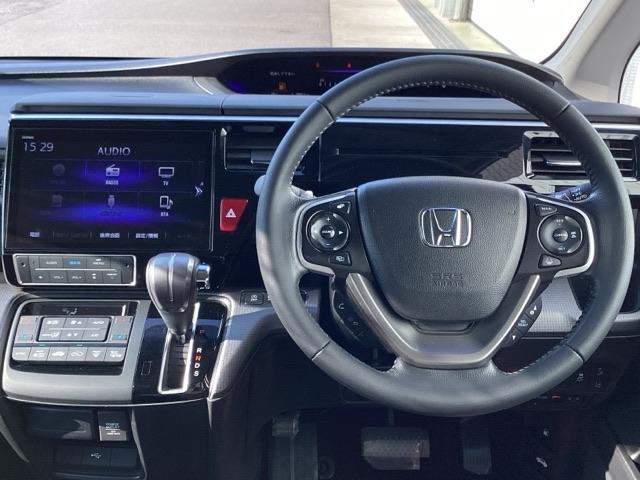 ��ɂȂ��ފ��o�̃X�e�A�����O�ł��B�����S�n�A�f�U�C�����A���쐫�ɂ���������A�C�e���ł�