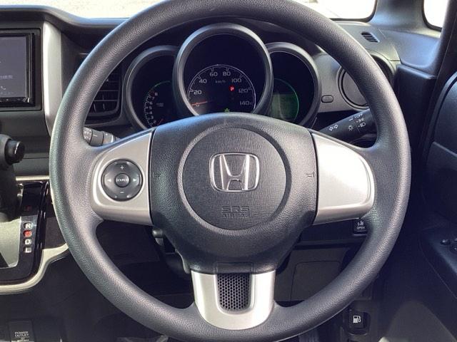 Ｎ－ＢＯＸ Ｇ・Ｌパッケージ　ＥＴＣ／純正ナビ／バックモニター　記録簿付　ＡＢＳ付き　セキュリティー　スマートキ　エアバック付　ＷＳＲＳ　キーフリ　バックカメラ付き　ナビＴＶ　地デジＴＶ　パワーウィンド　ＡＣ　フロントベンチシート（15枚目）