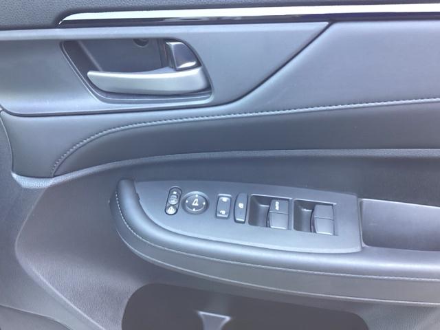 WR-V Z+ HondaCONNECTforGathers+ナビ装着用スペシャルパッケージ スマ-トキ- ワンオ-ナ- 前後障害物センサー USB VSA フルセグ フルオートエアコン サイドエアバッグ リアカメラ(36枚目)