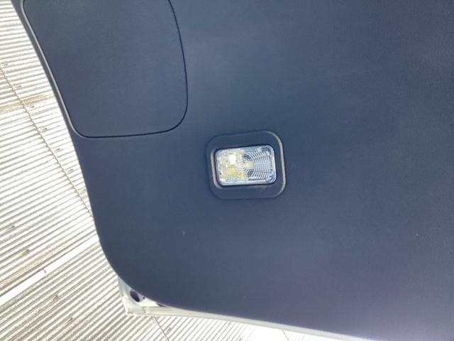 WR-V Z+ HondaCONNECTforGathers+ナビ装着用スペシャルパッケージ スマ-トキ- ワンオ-ナ- 前後障害物センサー USB VSA フルセグ フルオートエアコン サイドエアバッグ リアカメラ(44枚目)